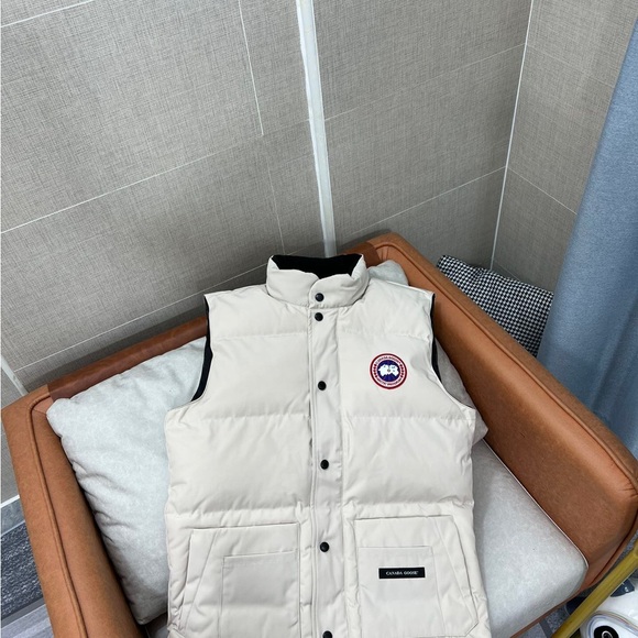 Canada Goose Other - White Canada Goose Freestyle Vest Womens